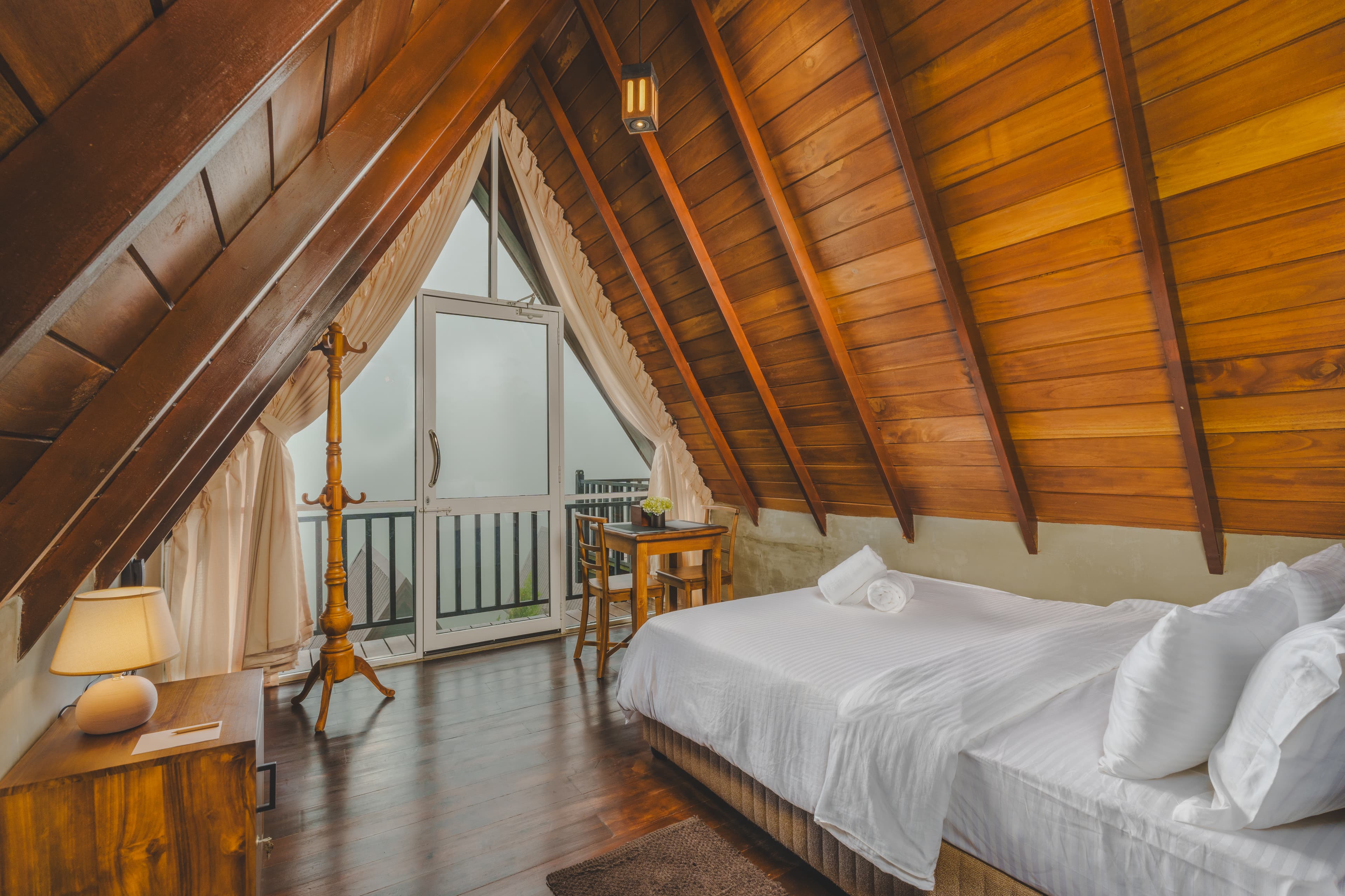 Chalet Cove — main view