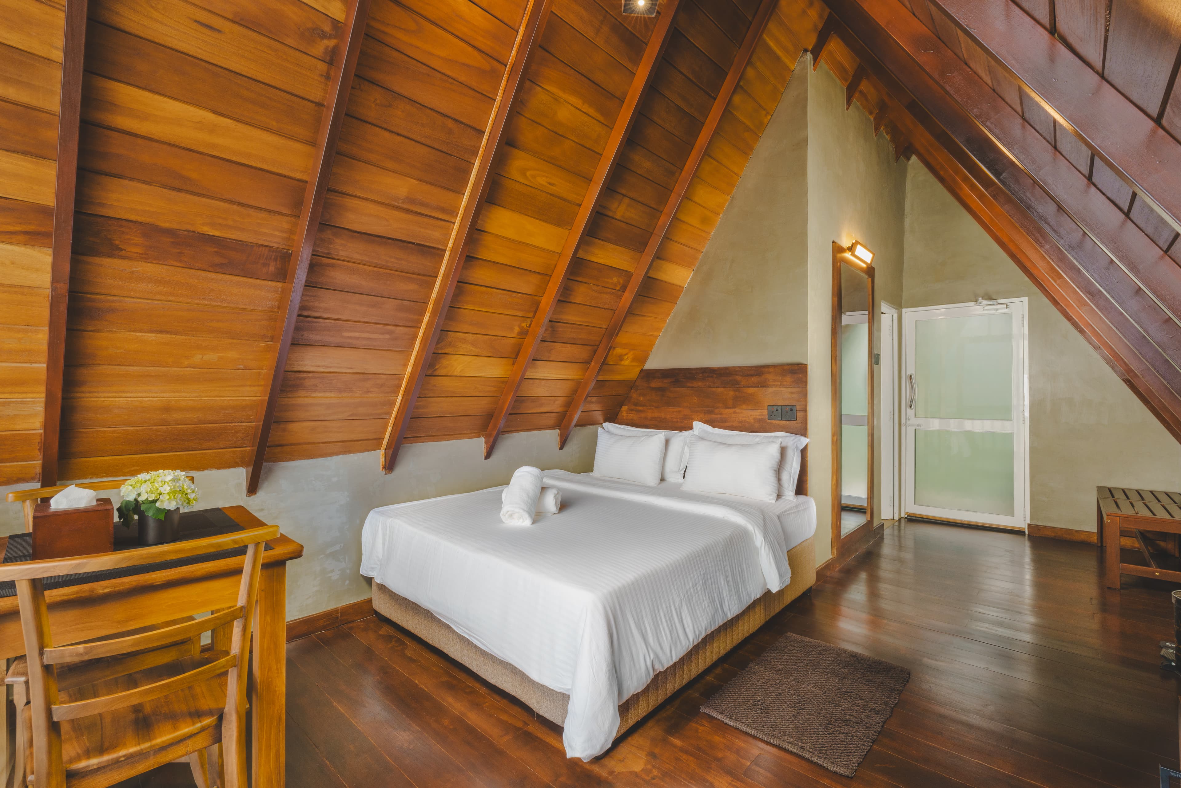 Chalet Cove — interior