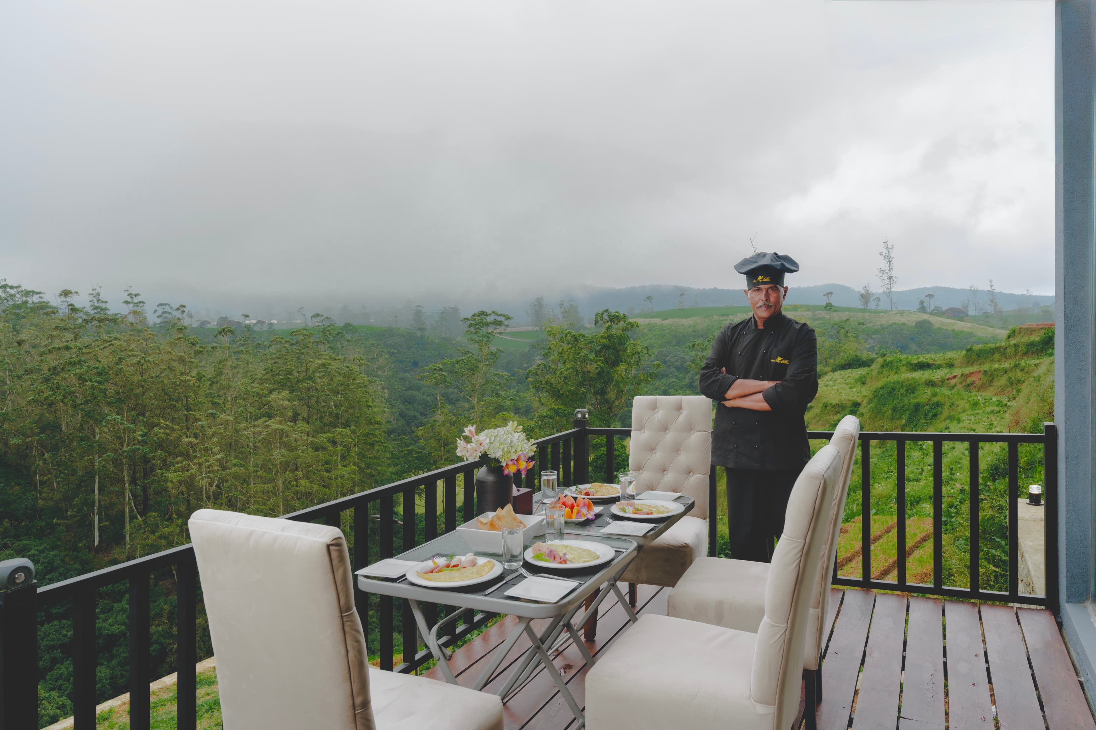 Chalet Grandeur — dining