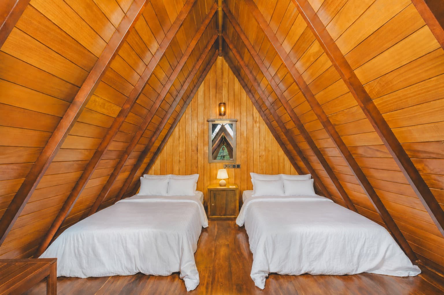 Chalet Mirador — twin bedroom