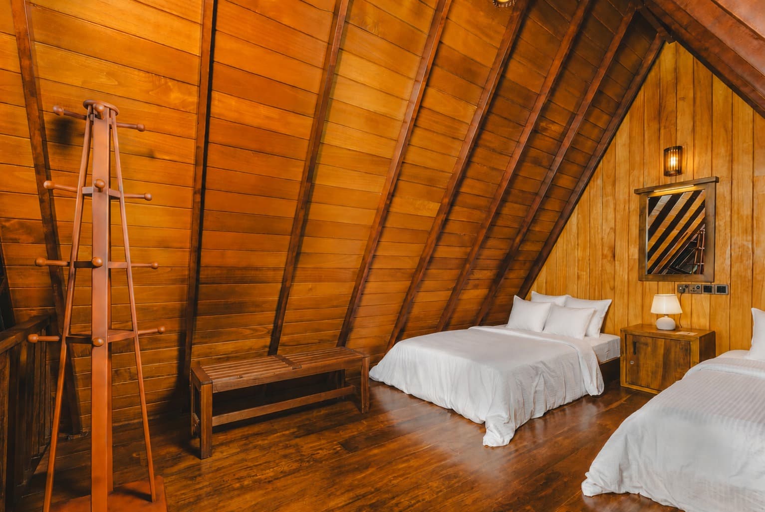 Chalet Mirador — loft bedroom